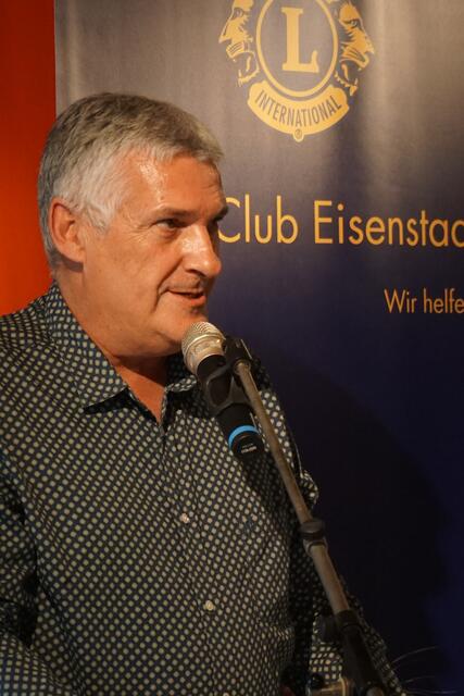 KR Mag. Gerold Stagl begrüßt die TeilnehmerInnen