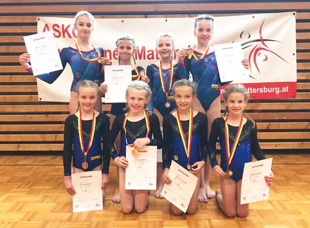 Die Kunstturnerinnen des SV Gymnastics Gänserndorf: Mirabell Lobner, Sophie Vanek, Allegra Gantner und Janina Albrecht (hinten v.l.n.r.) sowie Anna Huszar, Caroline Riha, Felia Krainberger und Greta Reinthaler (vorne v.l.n.r.)