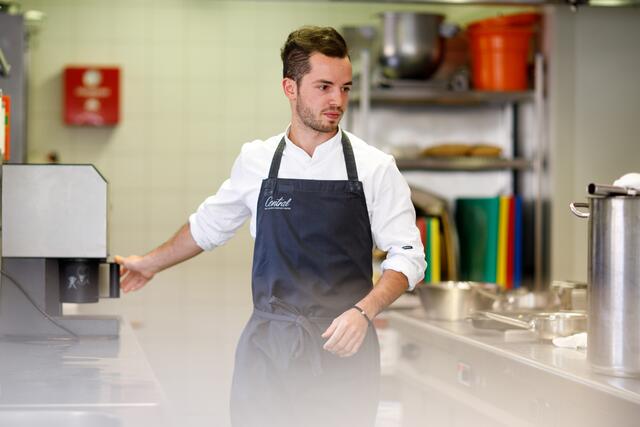 Michael Ploner aus Nauders war 2018 beim "Culinary World Cup" in Luxemburg mittendrin und holte mit seinem Team den Weltmeister-Titel. | Foto: Florian Lechner