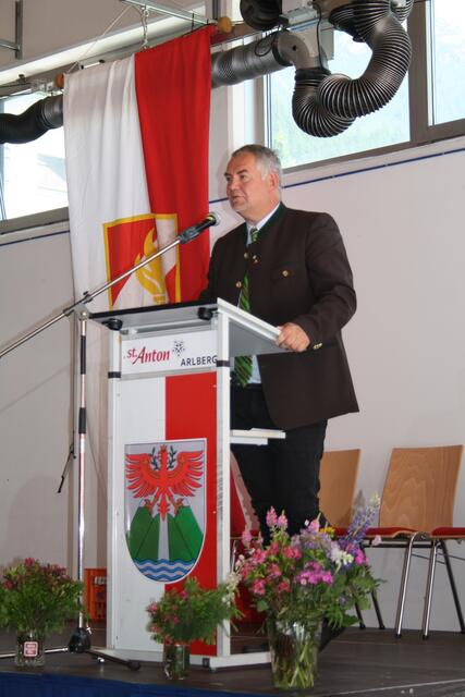 Bgm. Helmut Mall: „Bei Anschaffungen von Fahrzeugen für Blaulichtorganisationen darf im Gemeinderat nicht diskutiert werden.“  | Foto: Elisabeth Zangerl 