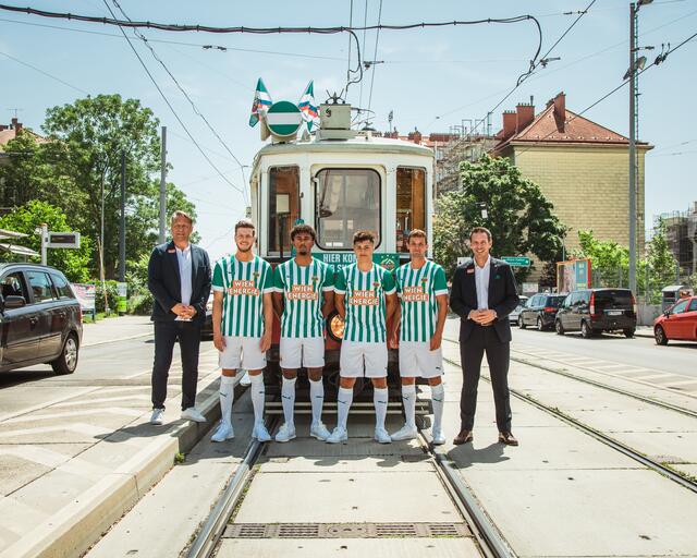 Das neue Heimtrikot von Rapid kommt klassisch gestreift daher. Natürlich in grün-weiß. | Foto: Chaluk