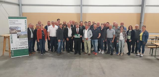 Über 50 Bauernbundfunktionäre trafen sich zum Hofgespräch in Meires. | Foto: Bauernbund