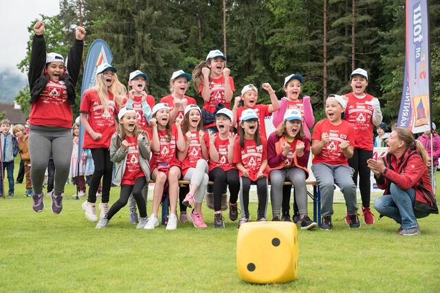 Ihr Sicherheits- und Selbstschutzwissen stellen die Kinder der vierten Volksschulklassen bei diversen Bewerben unter Beweis.  | Foto: KZS/Adrian Hipp