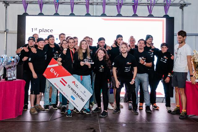 Bei ihrem ersten Bewerb gewann das Team einen Preis für den besten Newcomer des Jahres.  | Foto: TU Wien Racing
