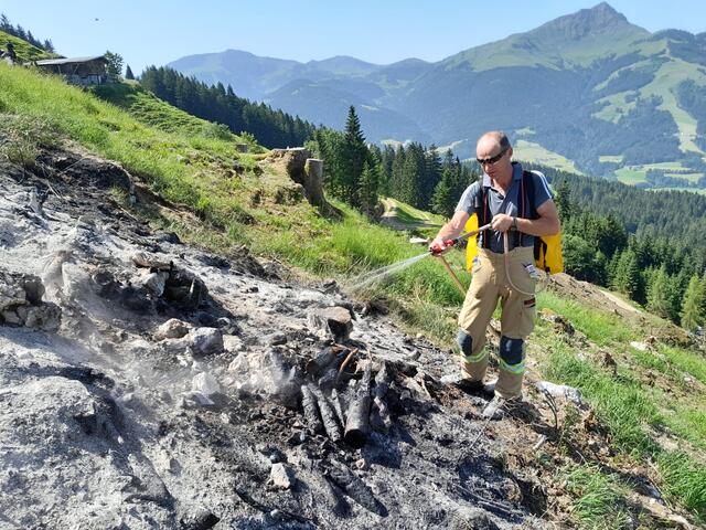 Der Brand konnte von den Feuerwehren St. Johann und Kirchdorf rasch unter Kontrolle gebracht werden. | Foto: ZOOM.TIROL