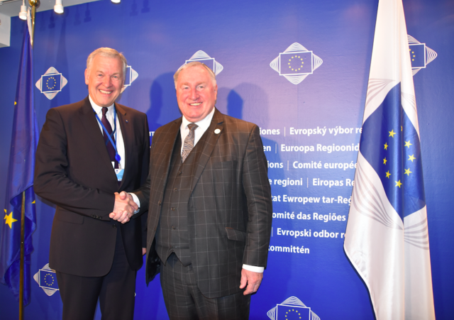 Europaforum Wachau 2019: Niederösterreichs Landesrat Martin Eichtinger mit Karl-Heinz Lambertz, Präsident des Ausschusses der Regionen. | Foto: Karin Zeiler / Bezirksblätter NÖ