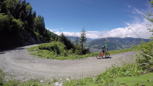 Der Alpenverein bietet nicht nur Wanderungen an, sondern auch Mountainbike- und E-Biketouren. | Foto: Stephan Obenaus