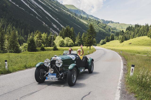 Automobile Raritäten und Oldtimer aus den Jahren 1928 bis 1975 sind bei der Arlberg Classic Car Rally zu bestaunen. | Foto: Christoph Schöch Photography GmbH - Lech Zürs Tourismus