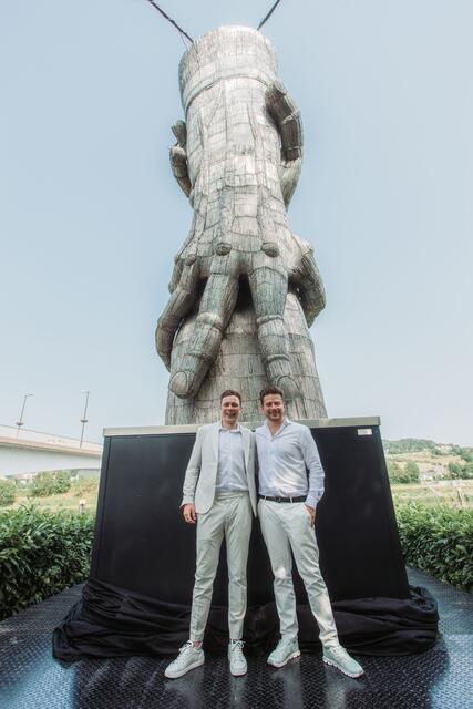 Martin Rehrl und Daniel Ronacher vor "Unitatis" in Schengen. | Foto: Gemeinde Schengen
