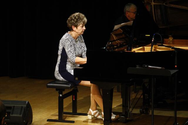 Auch Kinderärztin Michaela Pinkas zeigte ihr Können am Konzertflügel. | Foto: RegionalMedien Hofmüller