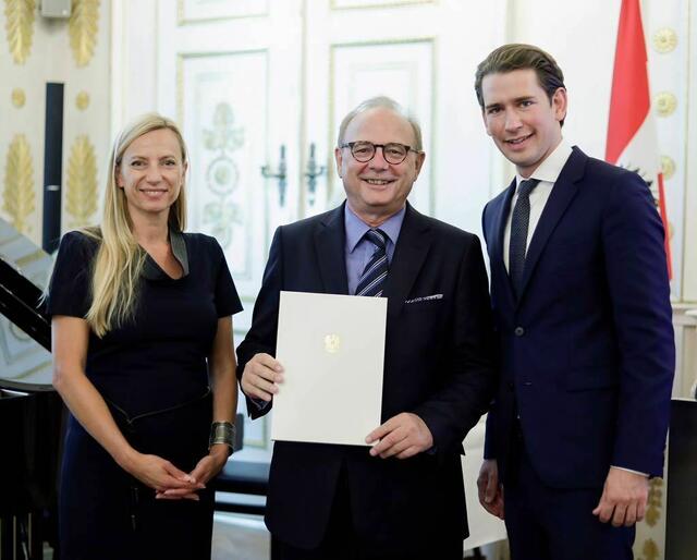 Juliane Bogner-Strauß, Herbert Gschwindl und Sebastian Kurz. | Foto: Gschwindl