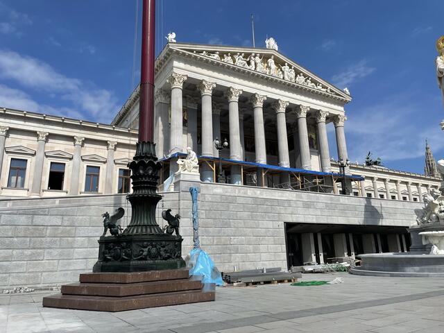 Das Parlament befindet sich in seiner finalen Bauphase.  | Foto: Niklas Varga