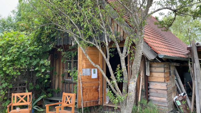 Quasi die Zentrale im Garten von Valentin Riegler.