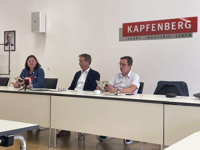 Natalia Bauernhofer, Bgm. Fritz Kratzer und Gernot Leskovar bei der Pressekonferenz | Foto: Kern