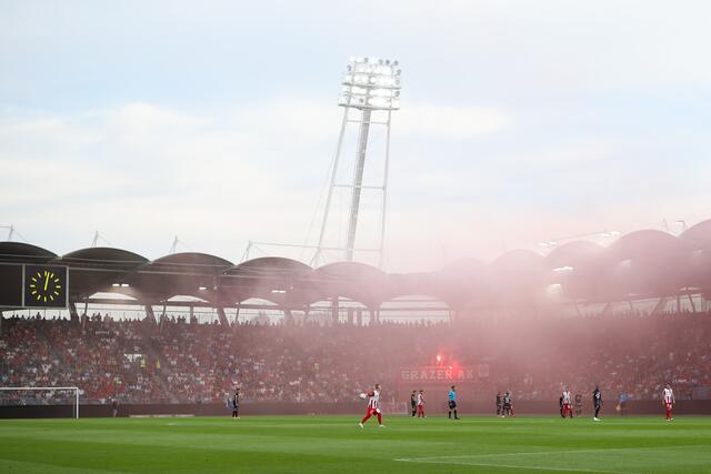 Wenn sich die Nutzung eines Stadions geteilt wird, wie in Liebenau zwischen Sturm und dem Zweitligisten GAK, hat das Einfluss auf den Spielplan. | Foto: GEPA