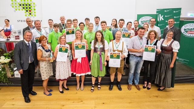 Regionalität, die schmeckt: Die strahlenden Siegerinnen und Sieger aus dem Bezirk Graz und Graz-Umgebung. | Foto: LK/Danner