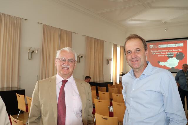 V.l.: Extra angereist ist Univ. Prof. Günter Bischof (University of New Orleans). Die Moderation und Organisation übernahm Dr. Ewald Hiebl (Leiter des Leopold Kohr-Archives an der Universität Salzburg). | Foto: Tauriska