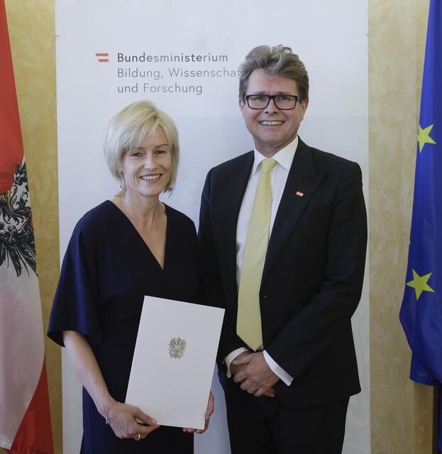 Regine Mathies wurde am 21.06.2022 von Bundesminister Martin Polaschek zur neuen Rektorin der Pädagogischen Hochschule Tirol bestellt. | Foto: Regina Aigner/BKA