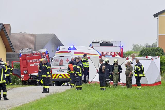 Mit Rettung, Polizei und Feuerwehr waren insgesamt 137 Einsatzkräfte am Ort des Geschehens.