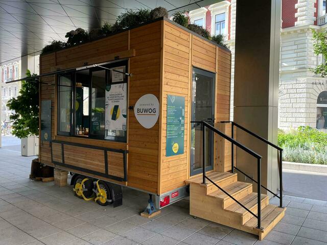 In diesem kleinen Häuschen in der Rathausstraße 1 wird gekocht.  | Foto: Limoni’s