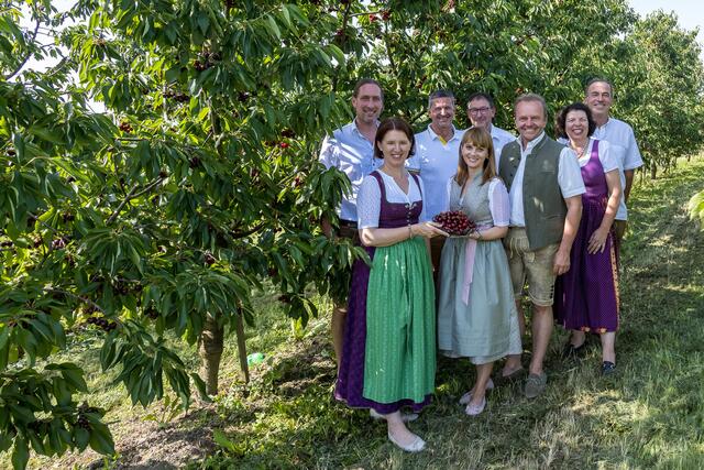 Agar-Landesrätin Michaela Langer-Weninger besuchte den Firlingerhof in Scharten. | Foto: cityfoto.at/Skledar