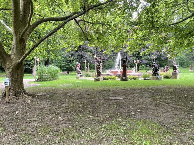 Der Vogelstimmenweg und Naturlehrpfad wurde im Schlosspark Greißenegg aufgebaut. | Foto: Schrapf