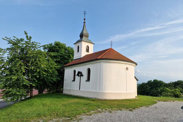 An der Kapelle Vituskapelle am Deutscheck wurden Außenfassade und Sakristei erneuert.