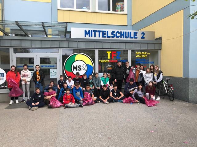 Die 3.Klassen nahmen im Rahmen des Wahlpflichtfaches „Vitalätät und Ökologie“ am steirischen Frühjahrsputz teil. | Foto: MS 2 Deutschlandsberg