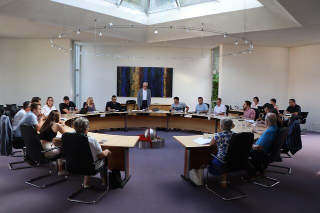 Bgm. Herbert Mayer berichtete bei der Gemeinderatssitzung am 23. Juni über den aktuellen Stand. | Foto: Othmar Kolp