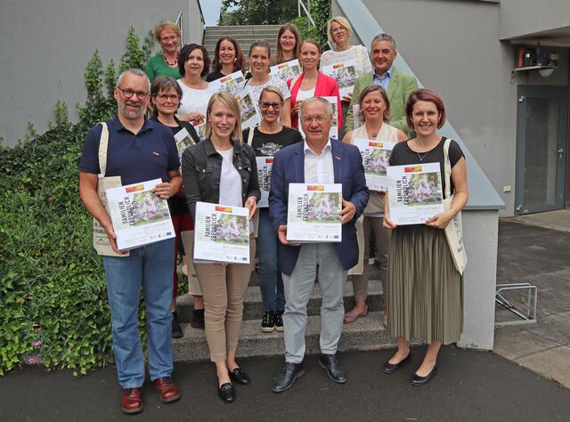 Präsentation des Leitfadens für die Kinder-, Jugend- und Familienfreundlichkeit im Steirischen Vulkanland mit Regionalentwicklern und Gemeindeverantwortlichen. | Foto: Woche