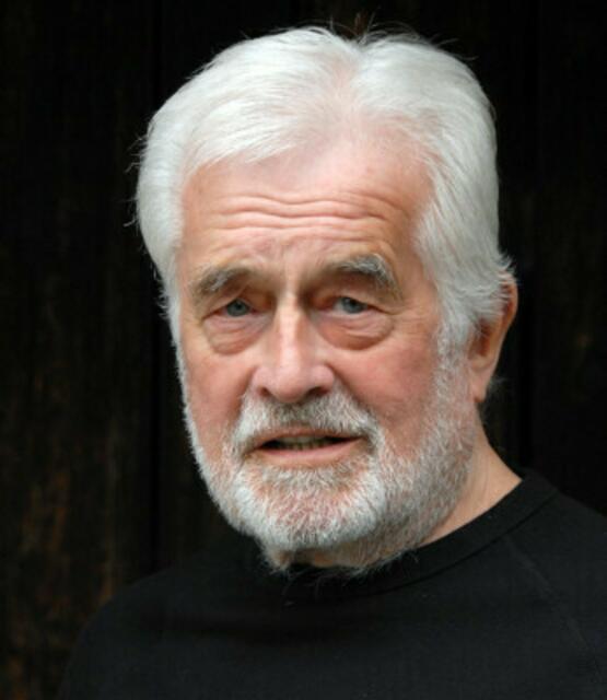 Ab Montag, dem 27. Juni, liegt ein Kondolenzbuch in memoriam Frank Hoffmann im Güssinger Rathaus auf.  | Foto: Johann Wagner 