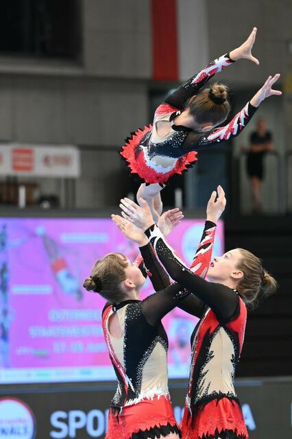 Kür von Raphaela Nagelmaier, Leonie Suchan und Alina Leuthner | Foto: Sportakrobatik Dobersberg