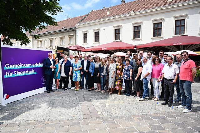 Thomas Steiner mit den Kandidaten der ÖVP in Eisenstadt. | Foto: ÖVP