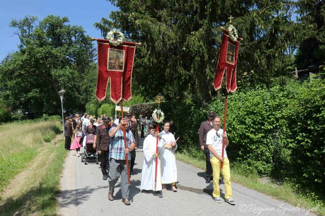 Feierlich wurde die Fronleichnamsprozession in Rekawinkel  am Donnerstag, den 16.6 begangen.