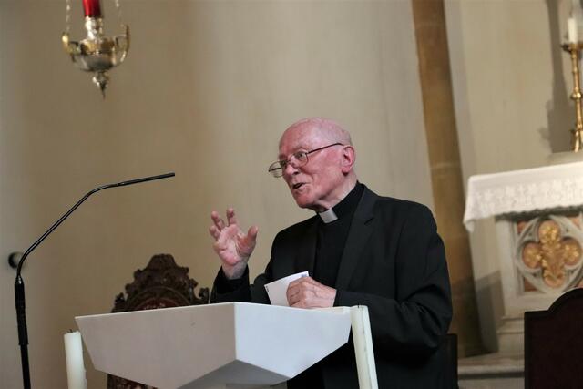 Apostol. Protonotar Prälat Mag. Leopold Städtler ist Ehrenmitglied des Österr. Philatelistenvereins St. Gabriel | Foto: Edith Ertl