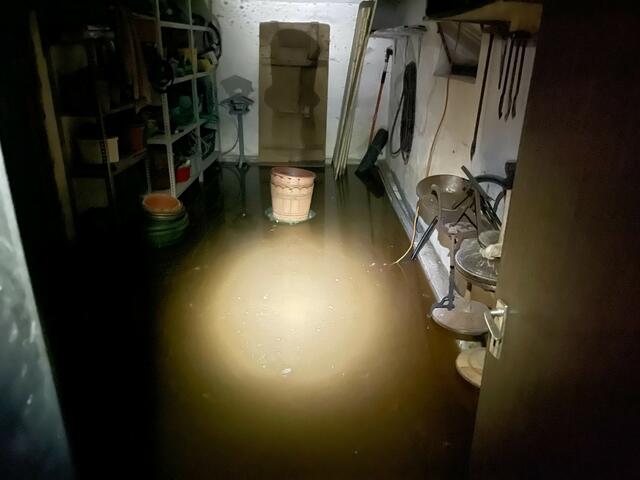 Keller wurden nach einem Unwetter überflutet. | Foto: ZOOM-Tirol
