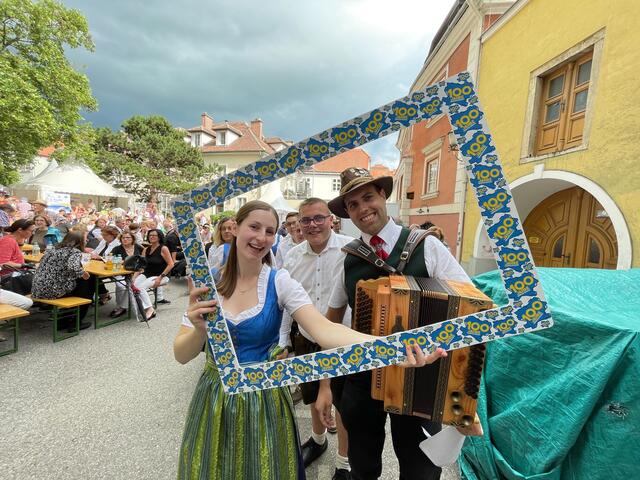 Volkskultur aus den Regionen: Die Volkstanzgruppe aus Maria Laach. | Foto: Doris Necker