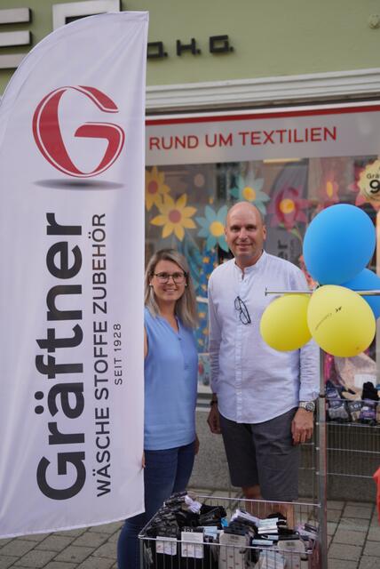 Bettina Hofer und Gernot Gräftner bemühten sich mit der Deko.