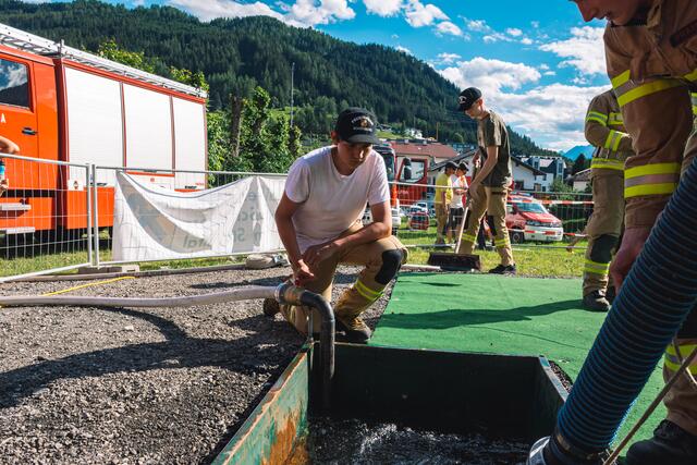 Auch die Feuerwehrjugend war das ganze Wochenende im Einsatz | Foto: Pernsteiner