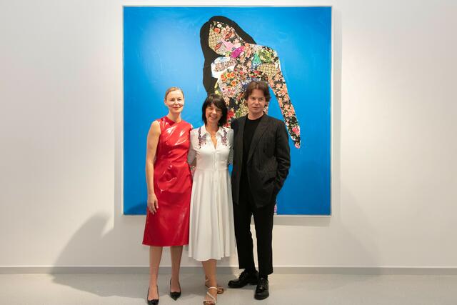 Galeristin Nina Katschnig mit Christopher &amp; Tammy Kane | Foto: Philipp Parfuss