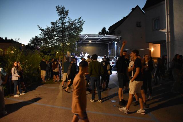 Bei der Stadtmole in Scheibbs war am Bezirksfest viel los. | Foto: Roland Mayr