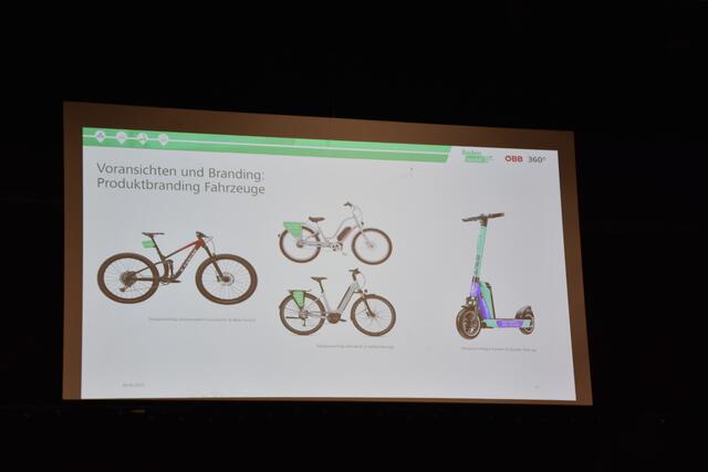 So könnten die Leihräder und Scooter aussehen, die ab Herbst in der Stadt unterwegs sein werden, mit dem Logo der Stadt versehen. | Foto: Preineder