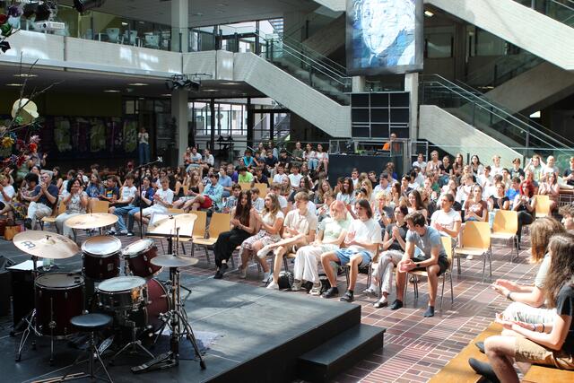 Reges Interesse in der Aula der Schule | Foto: Sonja Novak