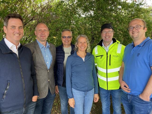 Oskar Preinig (Gojer), Peter Roblek, Herbert Dolinschek, Monika Grasser (alle HTL Ferlach), André Aßmann (Steinbeis PolyVert GmbH) und Ludwig Gojer | Foto: Gojer