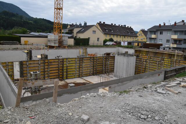 Ein Gemeinschaftsgarten ist der Baustelle für eine neue Wohnhausanlage zum Opfer gefallen. | Foto: Roland Mayr