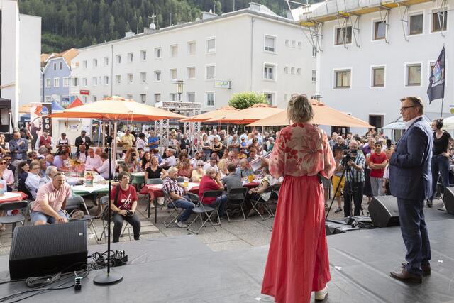Den Festakt zum 50-jährigen Jubiläum der ARGE ALP eröffnete Tirols Landeshauptmann Günther Platter gemeinsam mit seinen Amtskollegen aus den ARGE ALP-Mitgliedsländern. | Foto: Land Tirol/Die Fotografen