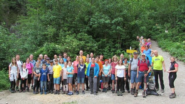 50 Familien-Wanderer des Ennser Alpenvereins waren in den Ybbstaler Alpen unterwegs. | Foto: Alpenverein Enns