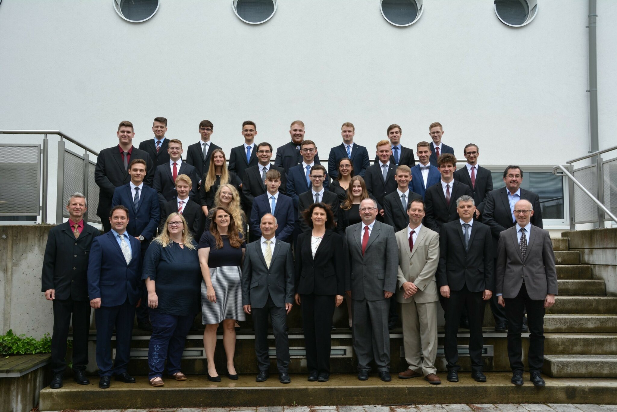 HTL Karlstein Alle 24 Schüler bestehen Matura Waidhofen/Thaya