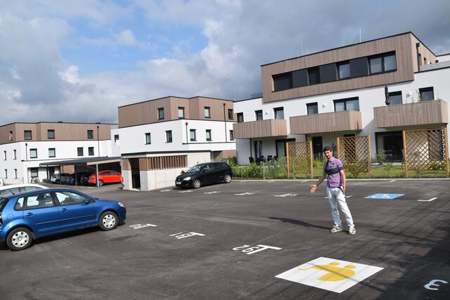 Umweltstadtrat Joseph Hofmarcher von der BürgerInnenliste für Umwelt und Gemeinwohl in Scheibbs am Scheibbsbachweg | Foto: Roland Mayr