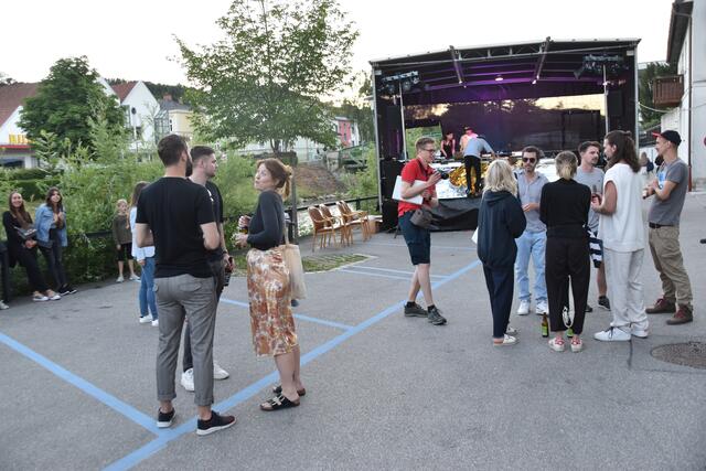Bei der Stadtmole in Scheibbs war am Bezirksfest viel los. | Foto: Roland Mayr